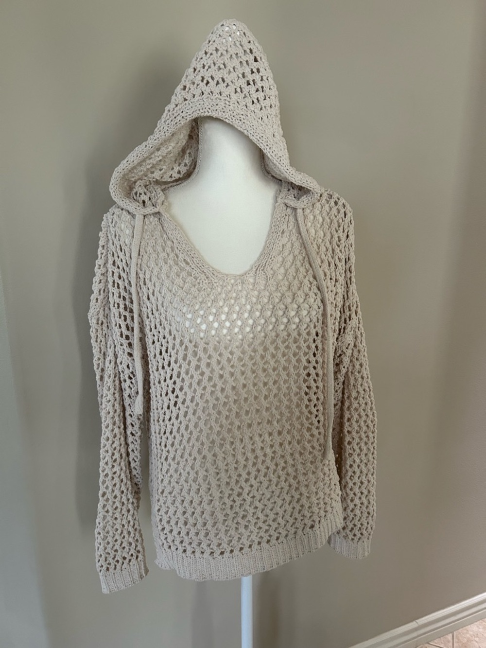 Nicole Miller Woven Hooded Beach Sweater - Picture 2 of 9